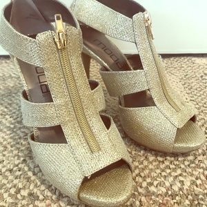 Gold sparkle heels  6.5